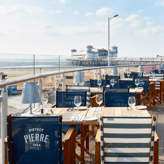 shop branded deckchairs
